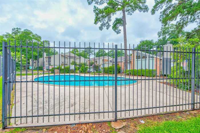 photo 1: 17401 Red Oak Drive Unit 68, Houston TX 77090