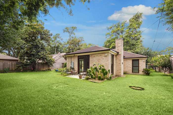 photo 30: 4 Twin Circle Drive, Houston TX 77042