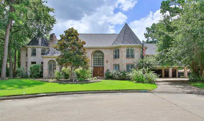 photo 1: 11781 Quail Creek Drive, Houston TX 77070