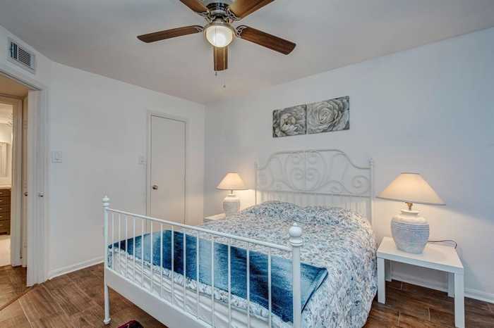 photo 1: 2824 S Bartell Drive Unit 6, Houston TX 77054