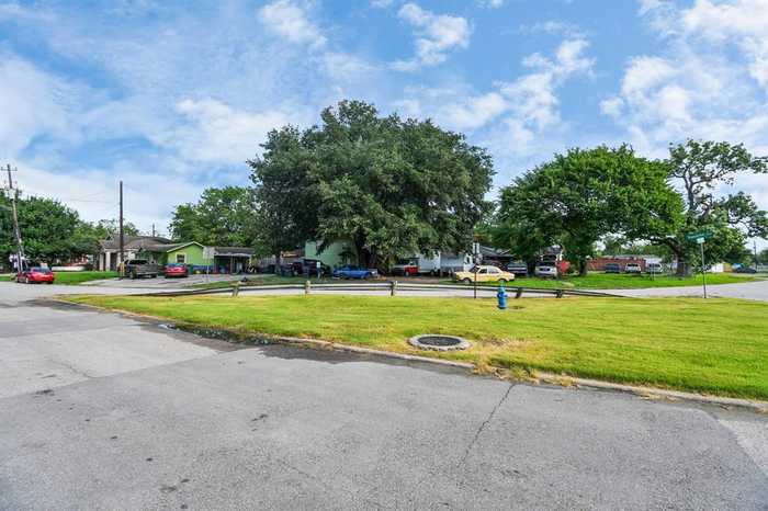 photo 39: 7317 Palestine Street, Houston TX 77020