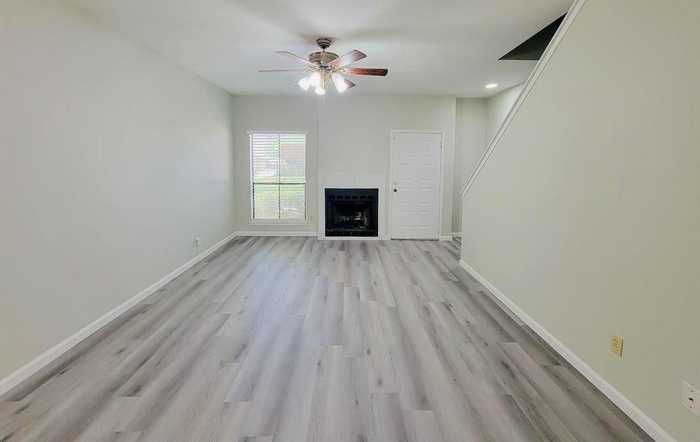 photo 1: 10811 Richmond Avenue Unit 81, Houston TX 77042