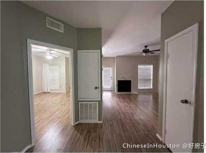 photo 2: 10811 Richmond Avenue Unit 77, Houston TX 77042