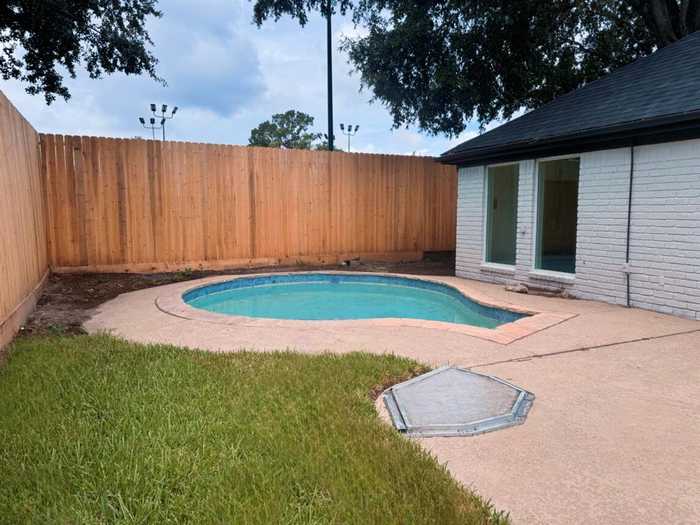 photo 45: 10107 Burgoyne Road, Houston TX 77042