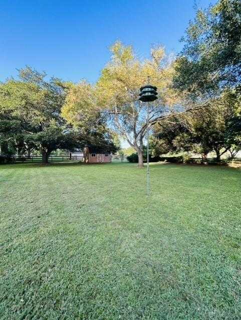 photo 3: 408 Standing Oaks Lane, Sealy TX 77474