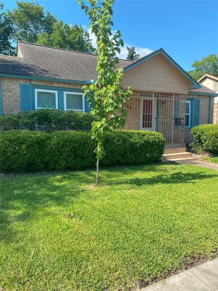 photo 1: 4606 Sharon Street, Houston TX 77020