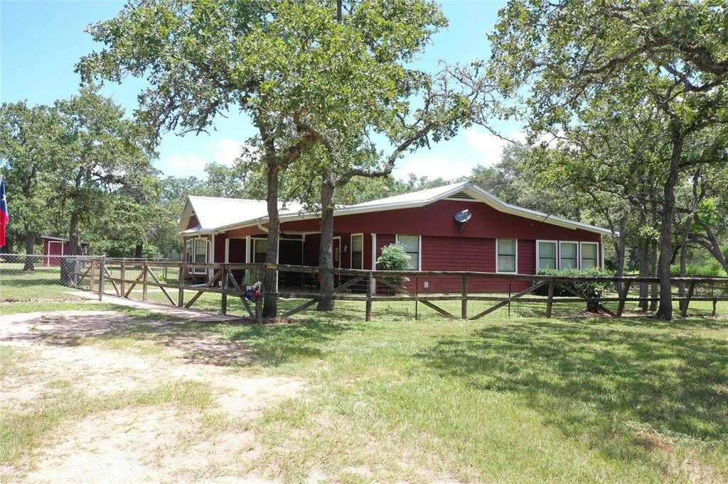 photo 1: 1087 County Road 156, Columbus TX 78934