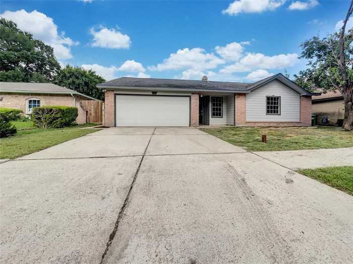 photo 1: 7422 Breccia Drive, Houston TX 77041