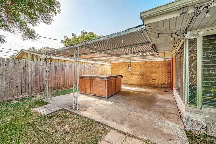 photo 19: 921 Roberts Street, El Campo TX 77437