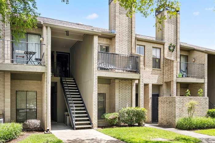 photo 2: 10811 Richmond Avenue Unit 84, Houston TX 77042