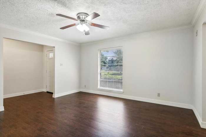 photo 2: 2600 Country Club Drive, Orange TX 77630