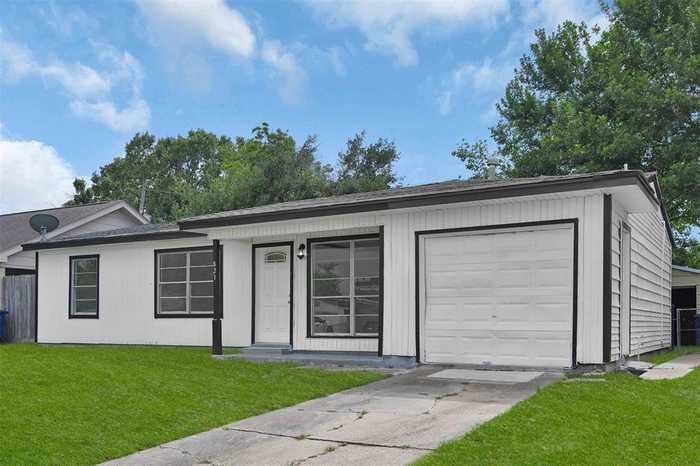 photo 2: 821 Banton Street, Channelview TX 77530