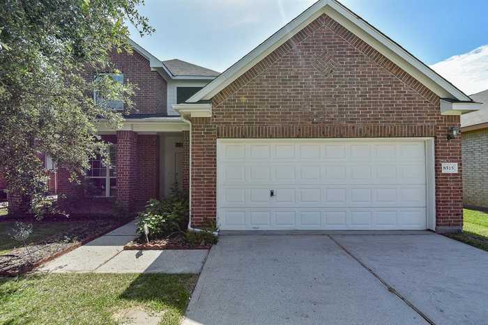 photo 2: 8515 W Highlands Crossing, Highlands TX 77562