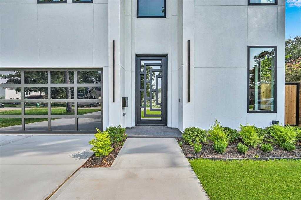 photo 2: 1066 Gardenia Drive, Houston TX 77018