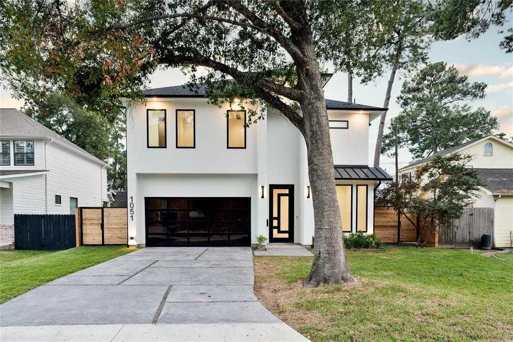 photo 2: 1051 Althea Drive, Houston TX 77018