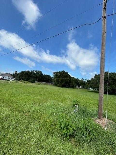 photo 1: Burch Circle, Oyster Creek TX 77541