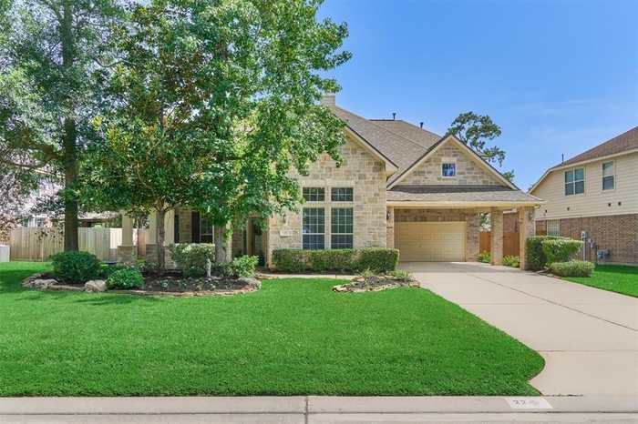 photo 1: 22 N Bardsbrook Circle, The Woodlands TX 77382