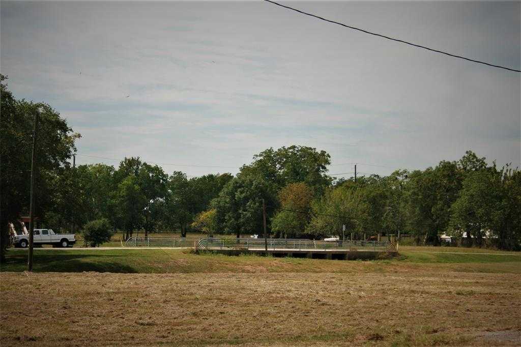 photo 3: 5815 Commerce Street, Wallis TX 77485