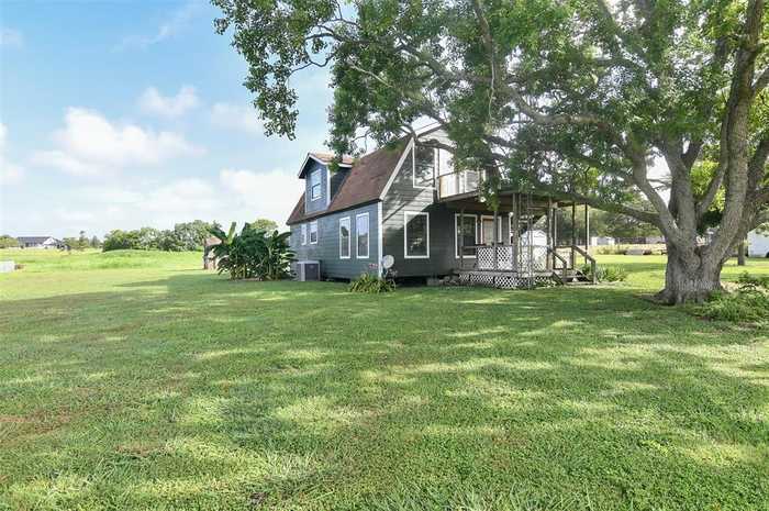 photo 1: 3061 W Ueckert, Bellville TX 77833