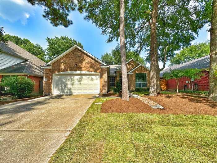 photo 1: 2014 Ridgeway Park Drive, Houston TX 77339