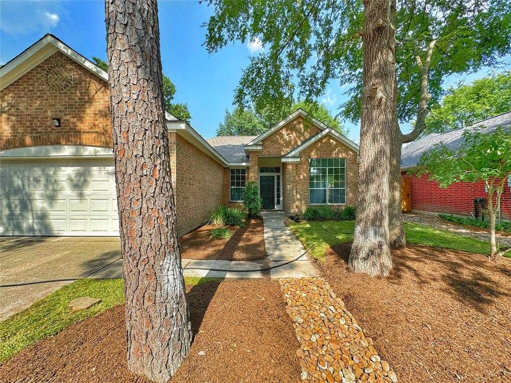 photo 2: 2014 Ridgeway Park Drive, Houston TX 77339