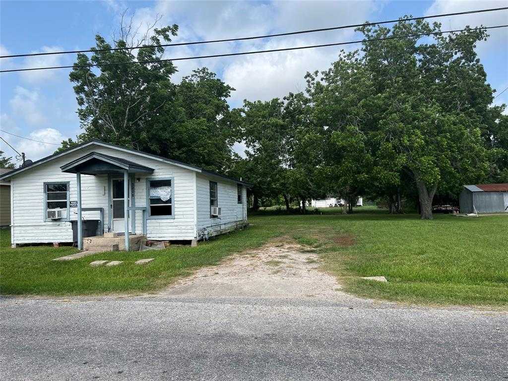 photo 1: 3208 Moore Avenue, Bay City TX 77414