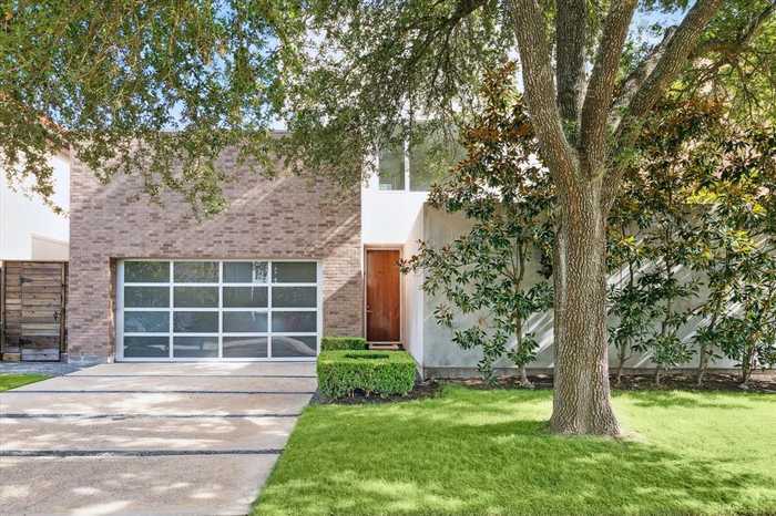 photo 1: 2425 Southgate Boulevard, Houston TX 77030