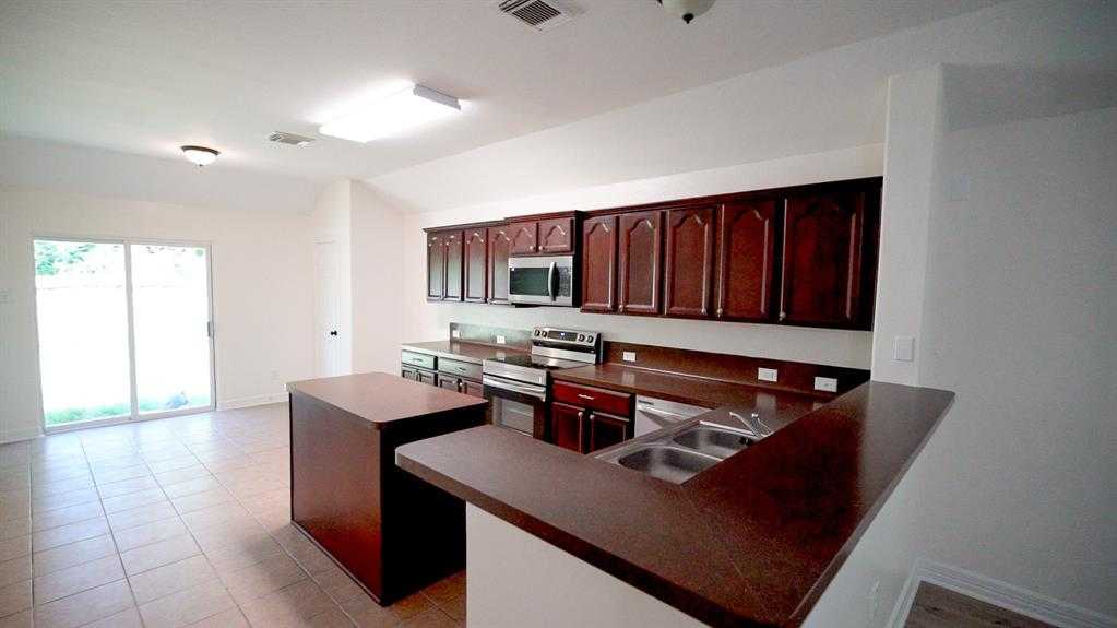 photo 3: 13922 Brayford Place Court, Houston TX 77014