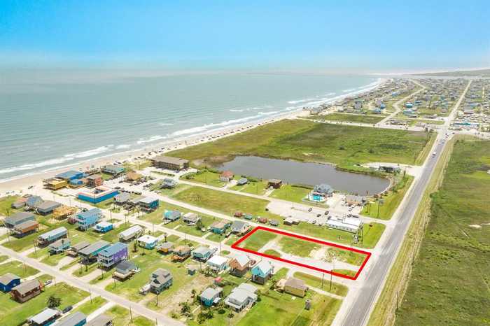 photo 1: 323 Ocean Avenue, Surfside Beach TX 77541