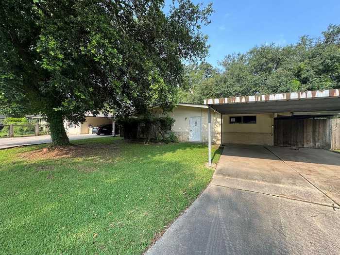 photo 2: 270 Triangle Drive, Vidor TX 77662