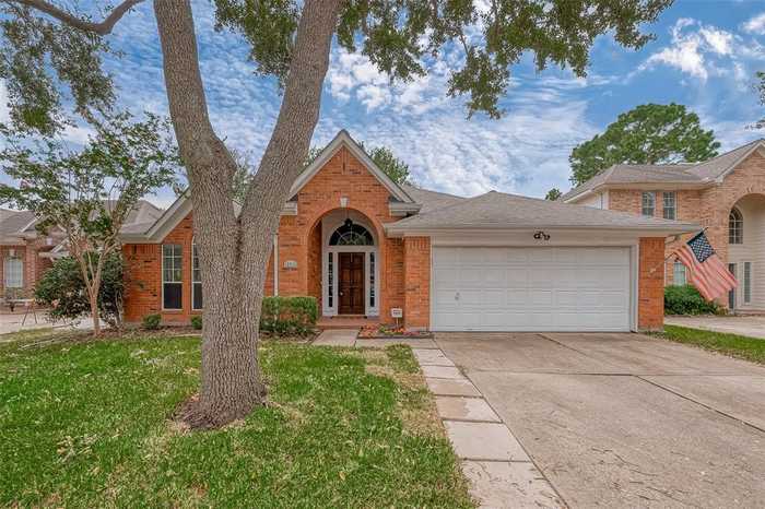 photo 1: 12915 Deer Cove Lane, Houston TX 77041