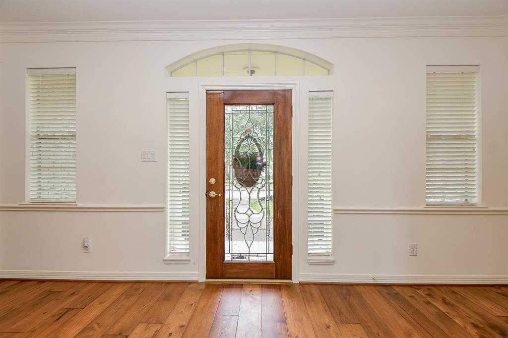 photo 3: 4350 Pine Blossom Trl, Houston TX 77059