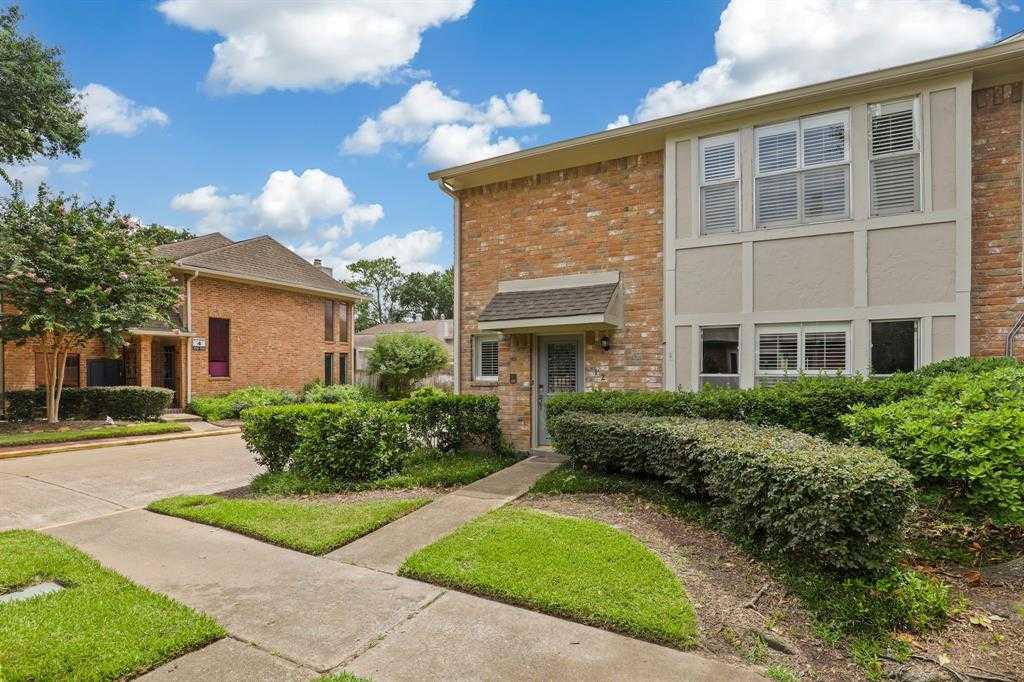 photo 2: 727 Bunker Hill Road Unit 12, Houston TX 77024