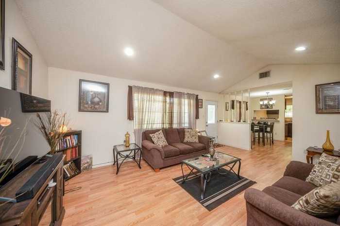 photo 2: 12718 Roandale Drive, Houston TX 77048