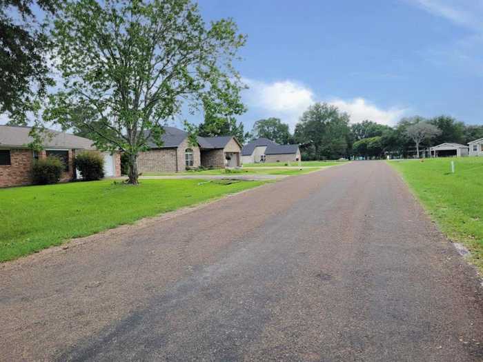 photo 2: 89 Coral Gables, Trinity TX 75862