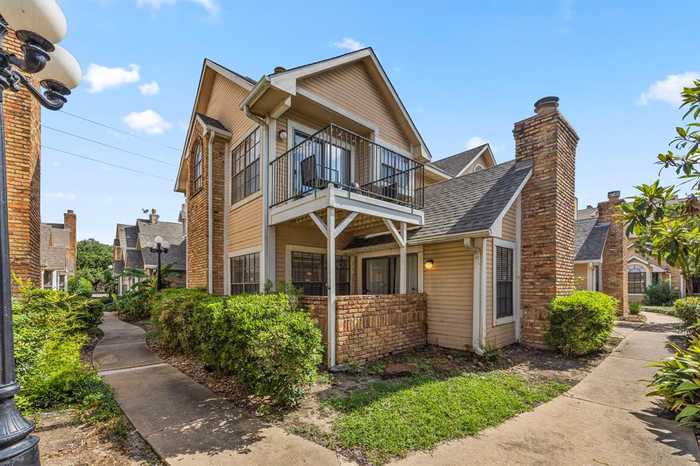 photo 1: 2300 Old Spanish Trail Unit 1020, Houston TX 77054