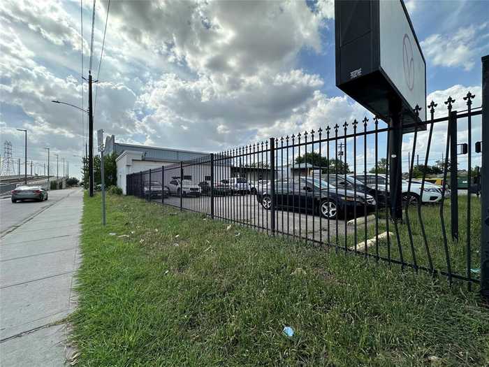 photo 8: 6500 Harrisburg Boulevard, Houston TX 77011