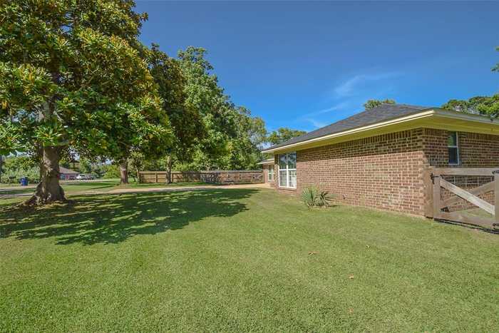 photo 45: 110 Warsaw Way, Jones Creek TX 77541