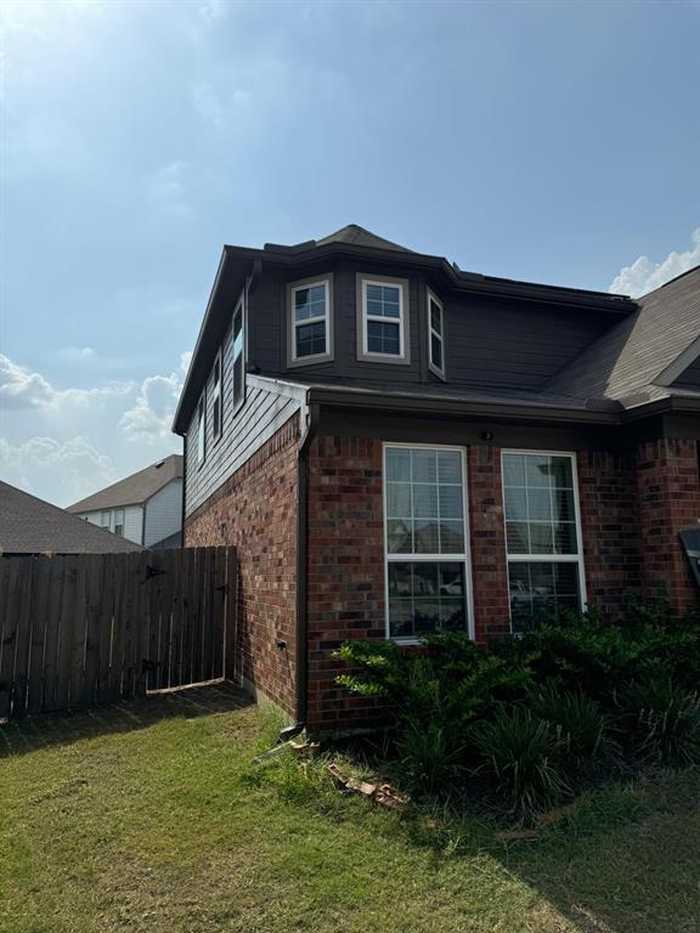 photo 2: 15123 LONGLEAF FOREST Drive, Houston TX 77090