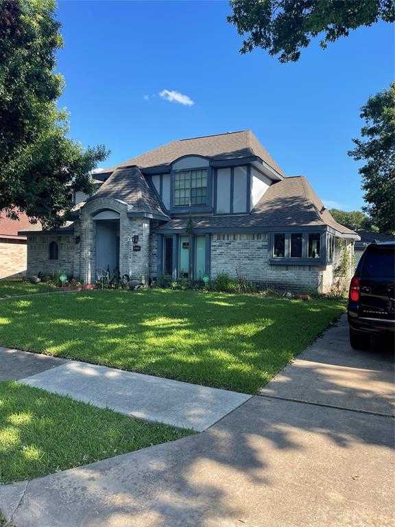 photo 1: 15115 Mira Vista Drive, Houston TX 77083