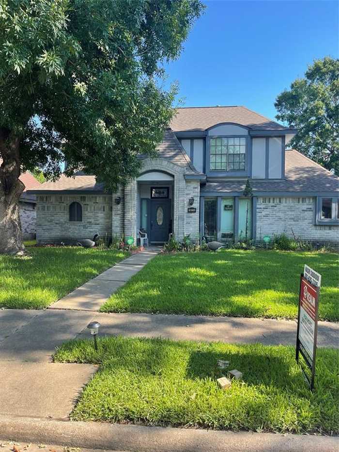 photo 2: 15115 Mira Vista Drive, Houston TX 77083