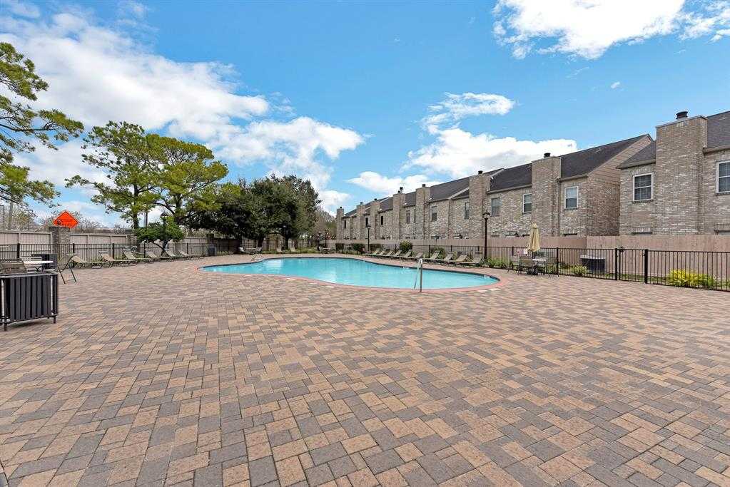 photo 3: 8063 El Mundo Street Unit 8063, Houston TX 77054