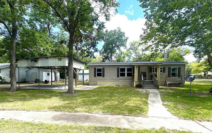 photo 2: 185 N Maple Street, Trinity TX 75862