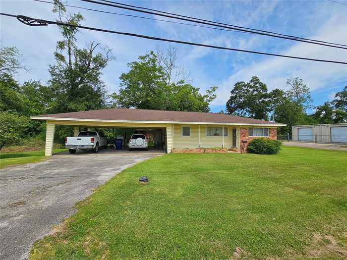 photo 2: 410 S 7th Street, Silsbee TX 77656