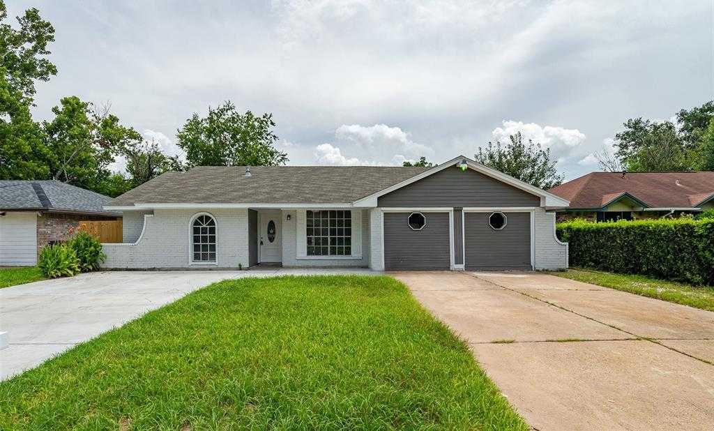 photo 1: 1607 Winter Bay Lane, Houston TX 77088