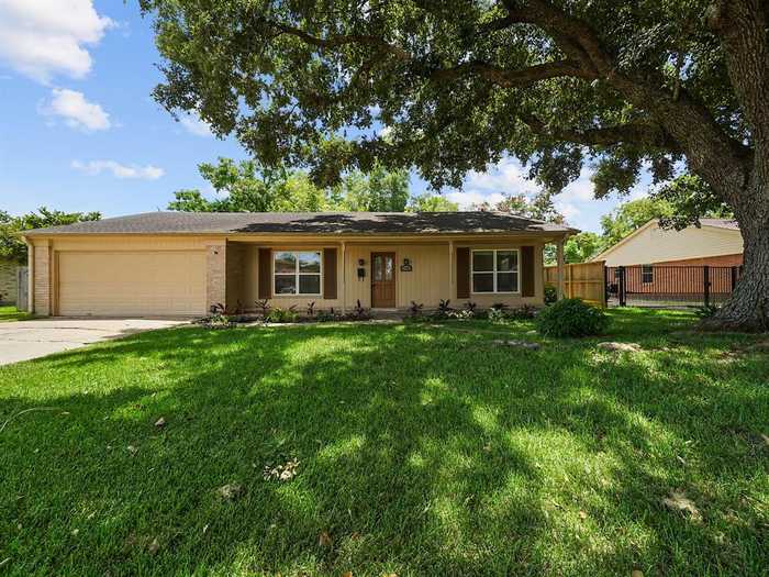 photo 1: 11407 Gaymoor Drive, Houston TX 77035