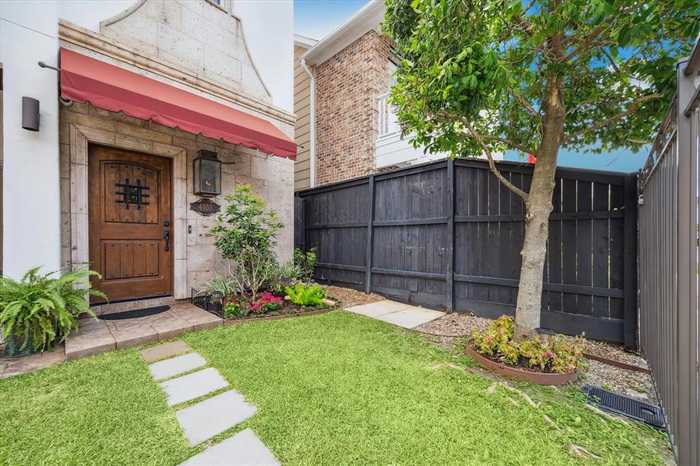 photo 2: 4107 Floyd Street, Houston TX 77007