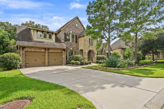 photo 2: 23 Clare Point Drive, Montgomery TX 77354