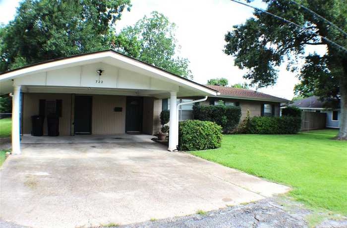 photo 2: 722 Atlanta Avenue, Nederland TX 77627