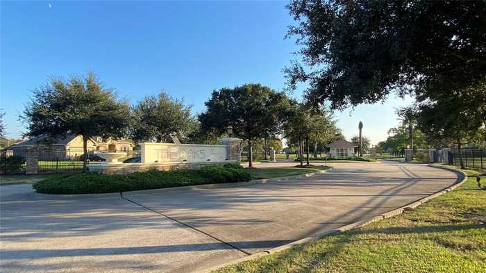 photo 2: 6327 Redfish Reef Drive, Beach City TX 77523